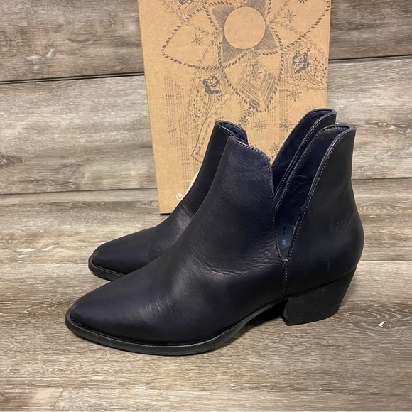 Free People | Charm Double V Bootie NEW Size 37 - Picture 4 of 12